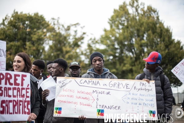 Rassemblement de sans-papiers devant la préfecture de Bobigny