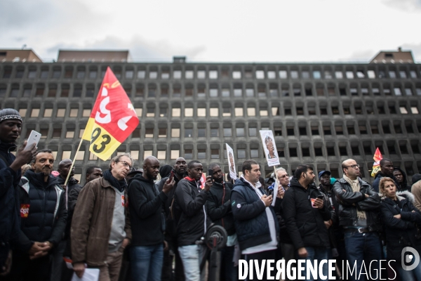 Rassemblement de sans-papiers devant la préfecture de Bobigny