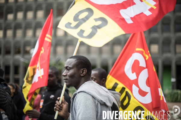 Rassemblement de sans-papiers devant la préfecture de Bobigny