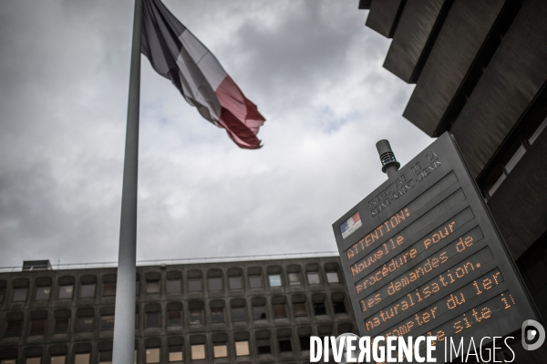 Rassemblement de sans-papiers devant la préfecture de Bobigny