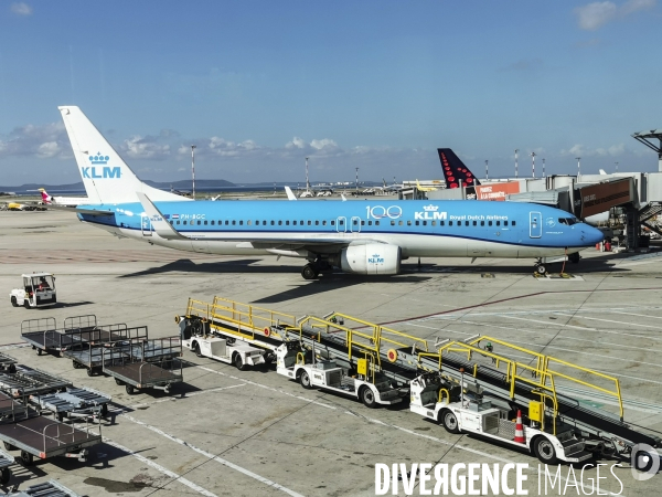 Klm a 100 ans , un avion klm a marseille marignane