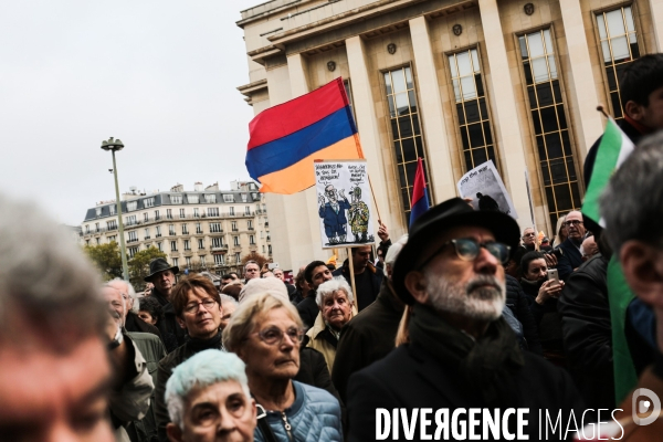 Rassemblement parisien contre les bombardements turques sur les Kurdes