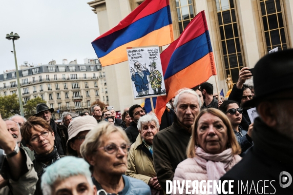 Rassemblement parisien contre les bombardements turques sur les Kurdes