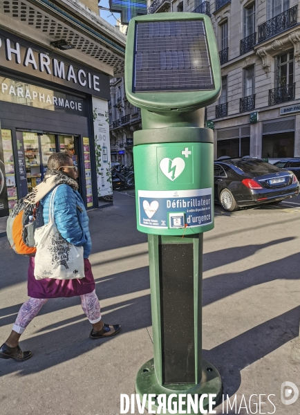 Un defibrillateur a paris