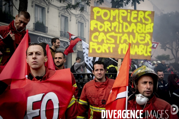 Les pompiers battent le pavé