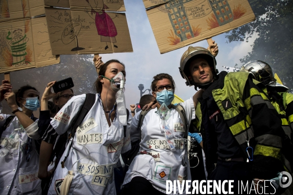 Manifestation des pompiers à Paris.