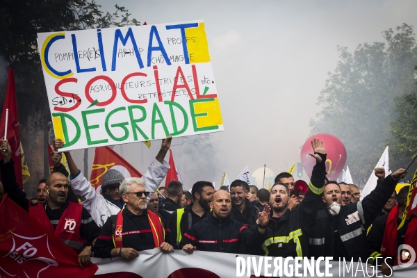 Manifestation des pompiers à Paris.