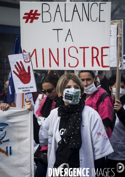 Manifestation des pompiers à Paris.