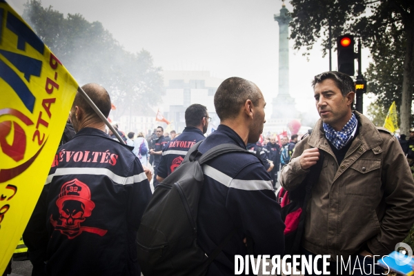 Manifestation des pompiers à Paris.