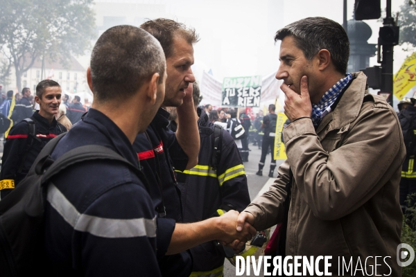 Manifestation des pompiers à Paris.