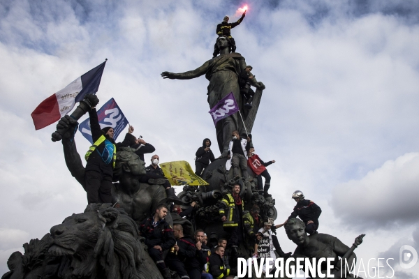 Manifestation des pompiers à Paris.