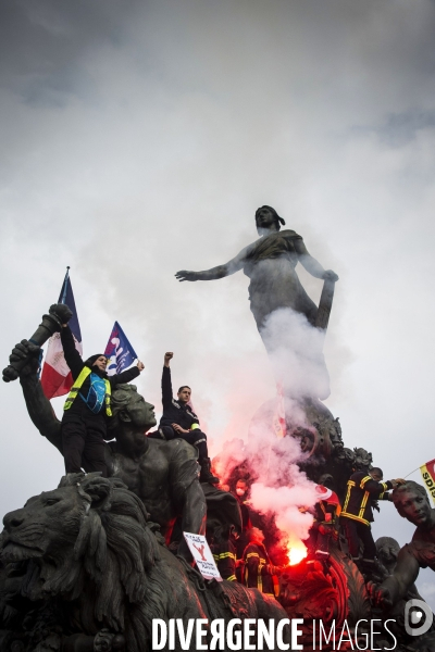 Manifestation des pompiers à Paris.