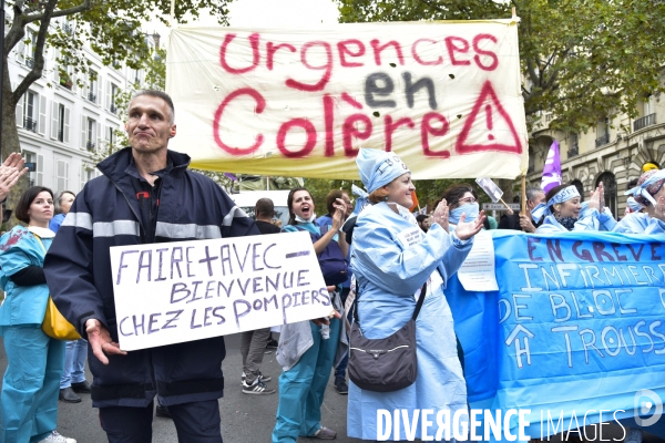 Manifestation nationale des pompiers et des agents hospitaliers, à Paris. Demonstration of firefighters and the hospital agents.