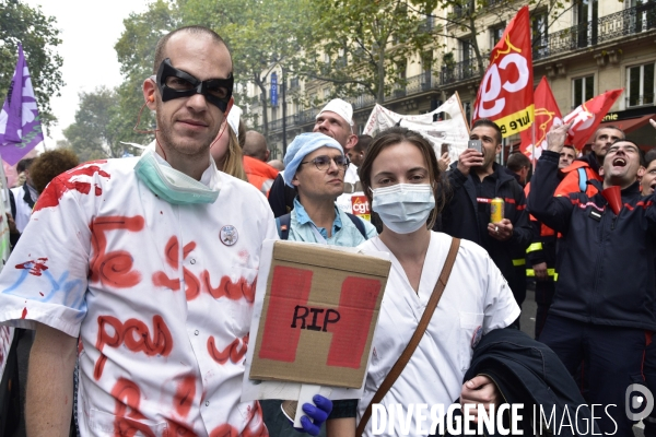 Manifestation nationale des pompiers et des agents hospitaliers, à Paris. Demonstration of firefighters and the hospital agents.