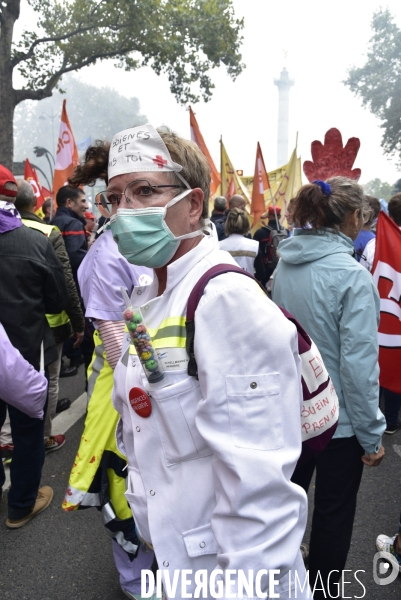 Manifestation nationale des pompiers et des agents hospitaliers, à Paris. Demonstration of firefighters and the hospital agents.