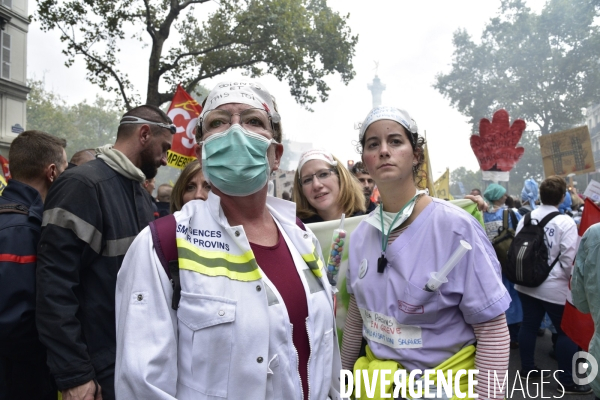 Manifestation nationale des pompiers et des agents hospitaliers, à Paris. Demonstration of firefighters and the hospital agents.