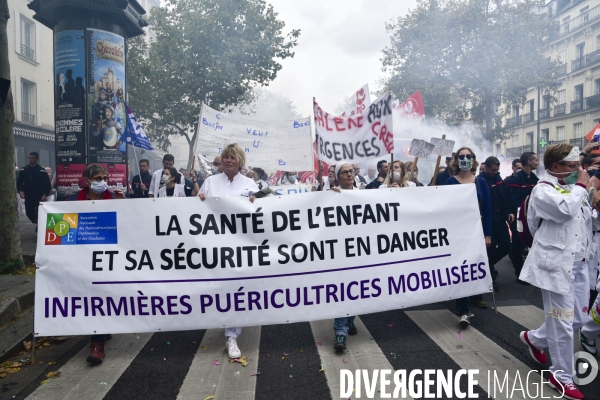 Manifestation nationale des pompiers et des agents hospitaliers, à Paris. Demonstration of firefighters and the hospital agents.