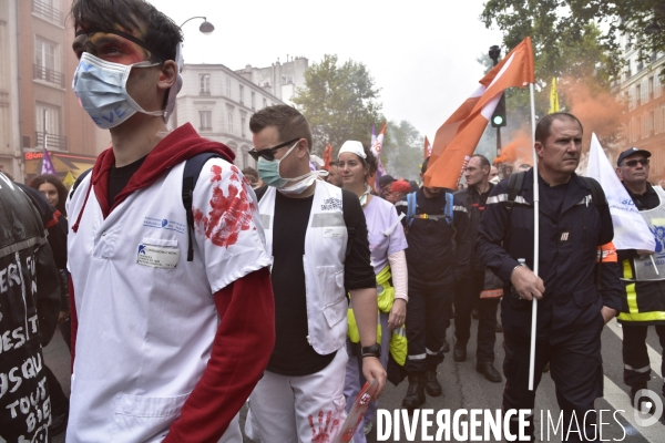 Manifestation nationale des pompiers et des agents hospitaliers, à Paris. Demonstration of firefighters and the hospital agents.