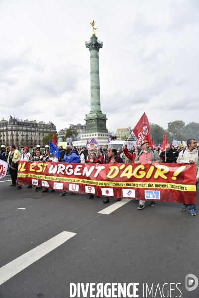 Manifestation nationale des pompiers et des agents hospitaliers, à Paris. Demonstration of firefighters and the hospital agents.