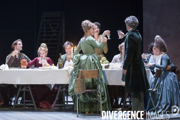 UNE DES DERNIERES SOIREES DE CARNAVAL - Goldoni - Hervieu-Leger - Theatre des Bouffes du Nord