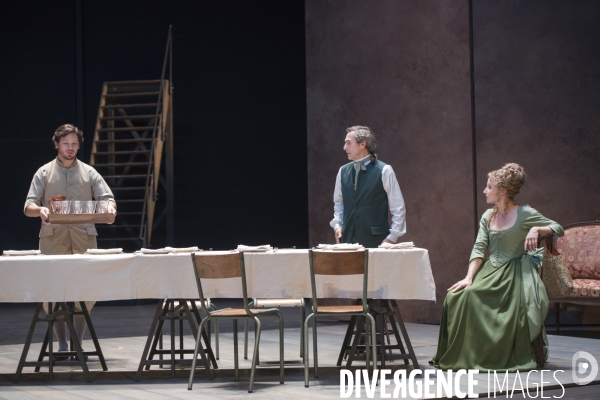UNE DES DERNIERES SOIREES DE CARNAVAL - Goldoni - Hervieu-Leger - Theatre des Bouffes du Nord