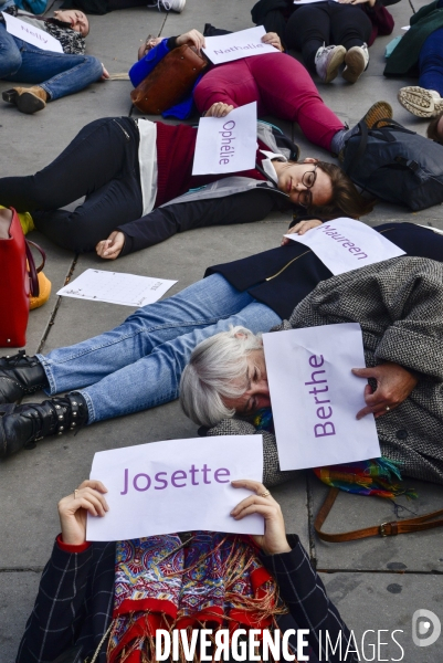 Die-in du collectif NOUS TOUTES contre le féminicide.Die-in du collectif NOUS TOUTES contre le féminicide. Die-in against feminicide.