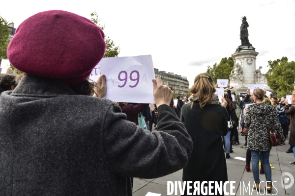 Die-in du collectif NOUS TOUTES contre le féminicide.Die-in du collectif NOUS TOUTES contre le féminicide. Die-in against feminicide.