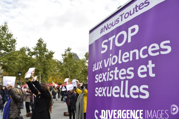 Die-in du collectif NOUS TOUTES contre le féminicide.Die-in du collectif NOUS TOUTES contre le féminicide. Die-in against feminicide.