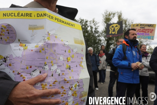 Rassemblement devant la centrale nucléaire de GOLFECH