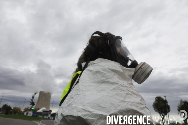 Rassemblement devant la centrale nucléaire de GOLFECH