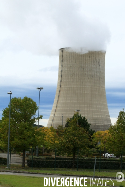 Rassemblement devant la centrale nucléaire de GOLFECH