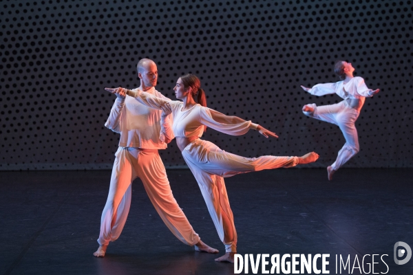 Pond Way - Merce Cunningham - Opera Ballet Vlaanderen