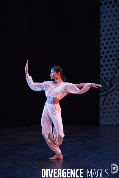 Pond Way - Merce Cunningham - Opera Ballet Vlaanderen
