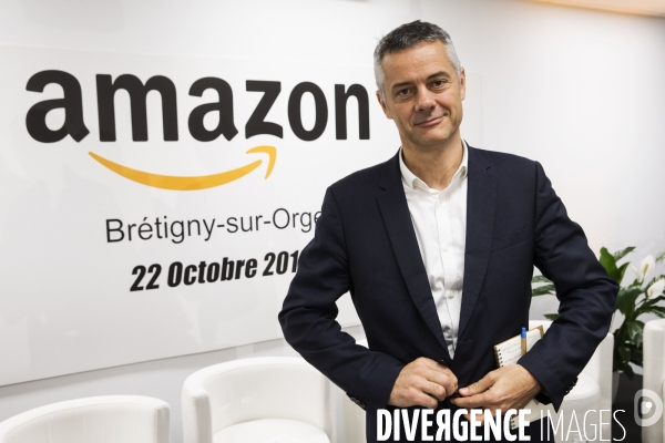 Amazon inaugure son nouveau centre de distribution robotisé en France.