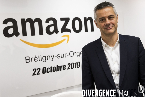 Amazon inaugure son nouveau centre de distribution robotisé en France.