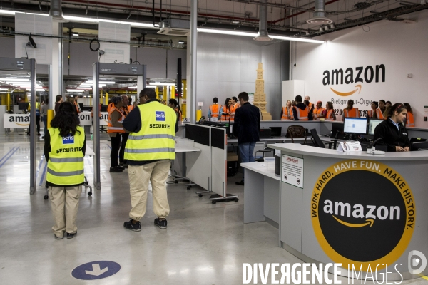 Visite du nouveau centre de distribution robotisé d Amazon.