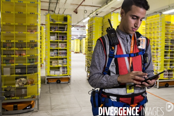 Visite du nouveau centre de distribution robotisé d Amazon.