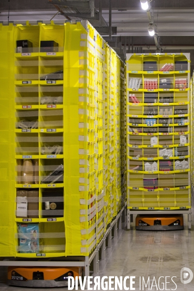 Visite du nouveau centre de distribution robotisé d Amazon.