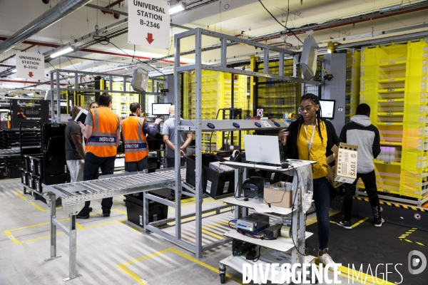 Visite du nouveau centre de distribution robotisé d Amazon.