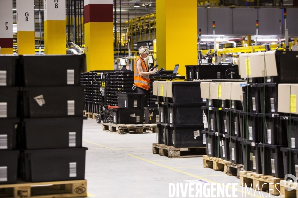 Visite du nouveau centre de distribution robotisé d Amazon.