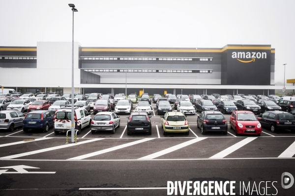Visite du nouveau centre de distribution robotisé d Amazon.