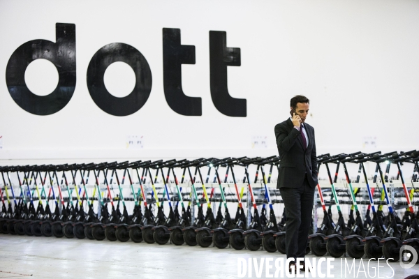 Jean-Baptiste DJEBBARI visite l entreprise Dott.