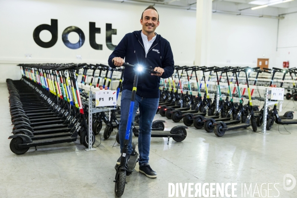 L entreprise Dott, qui met en libre-service ses trottinettes électriques.