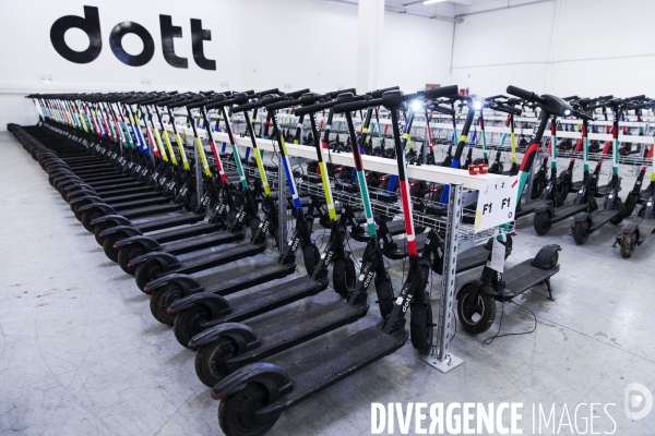 L entreprise Dott, qui met en libre-service ses trottinettes électriques.