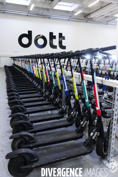 L entreprise Dott, qui met en libre-service ses trottinettes électriques.