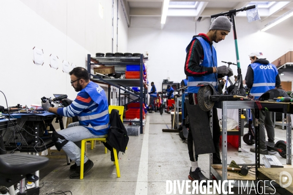 L entreprise Dott, qui met en libre-service ses trottinettes électriques.