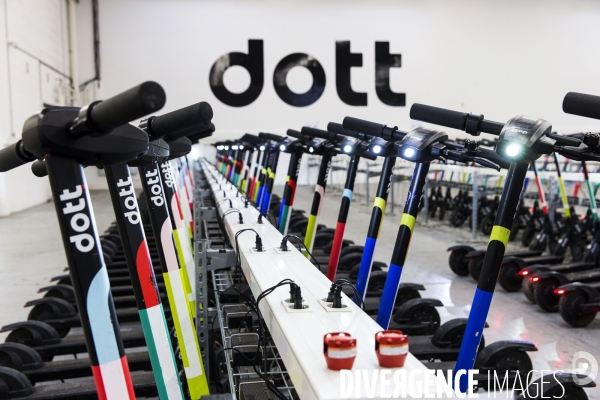 L entreprise Dott, qui met en libre-service ses trottinettes électriques.