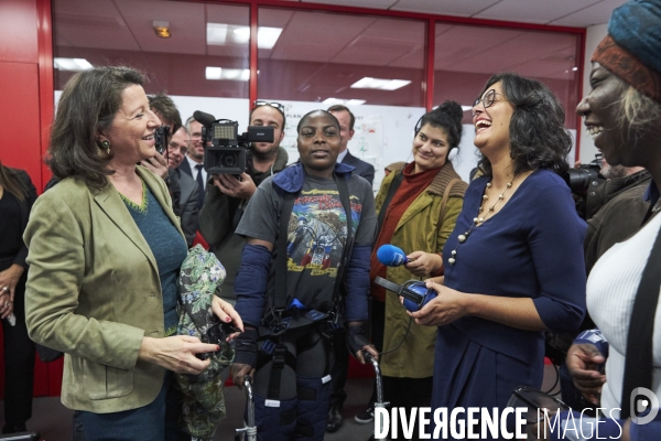 Visite d Agnès Buzyn et de Myriam El Khomri au centre des apprentis de la Croix-Rouge (Romainville)