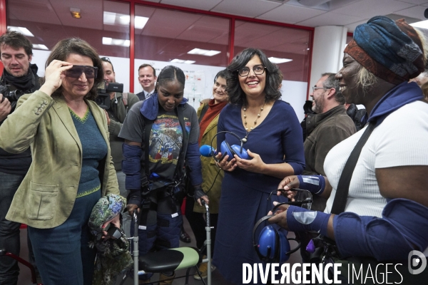 Visite d Agnès Buzyn et de Myriam El Khomri au centre des apprentis de la Croix-Rouge (Romainville)