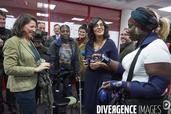 Visite d Agnès Buzyn et de Myriam El Khomri au centre des apprentis de la Croix-Rouge (Romainville)